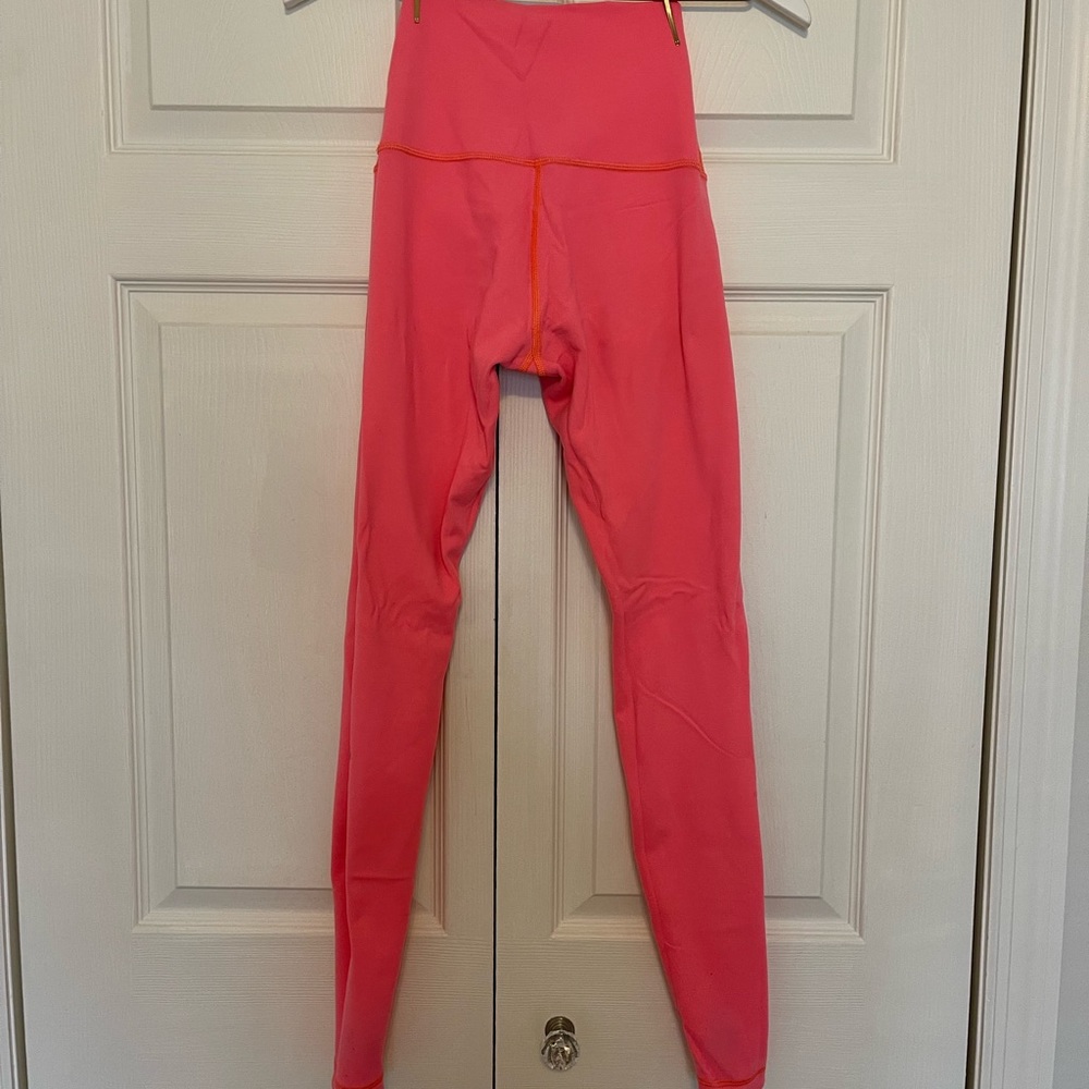 Lululemon Reversible Wunder Unders Size 6 - image 5